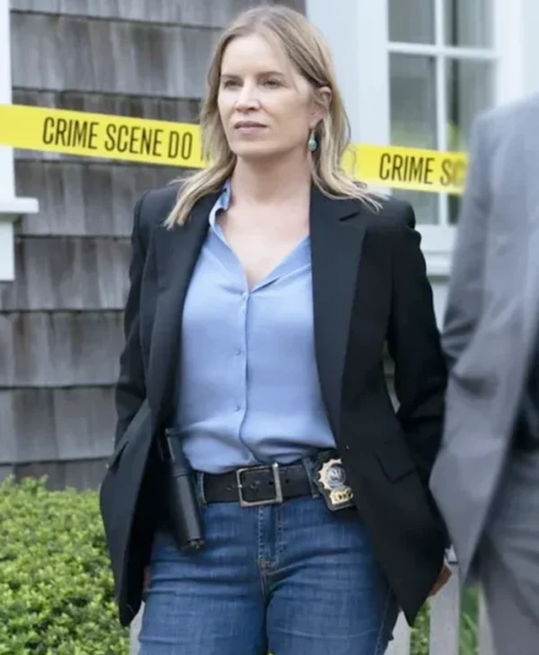 The Better Sister S01 Kim Dickens Stylish Blazer