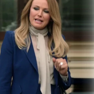 Malin Akerman The Hunting Wives S01 Blazer
