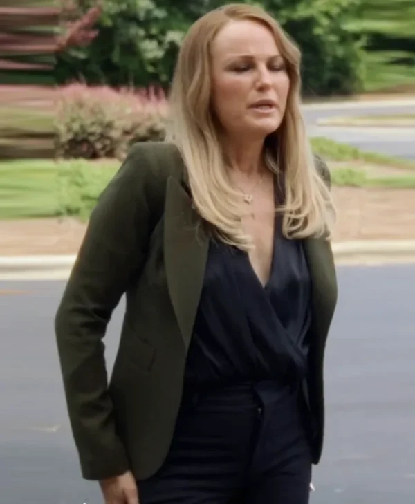 Malin Akerman The Hunting Wives S01 Blazer